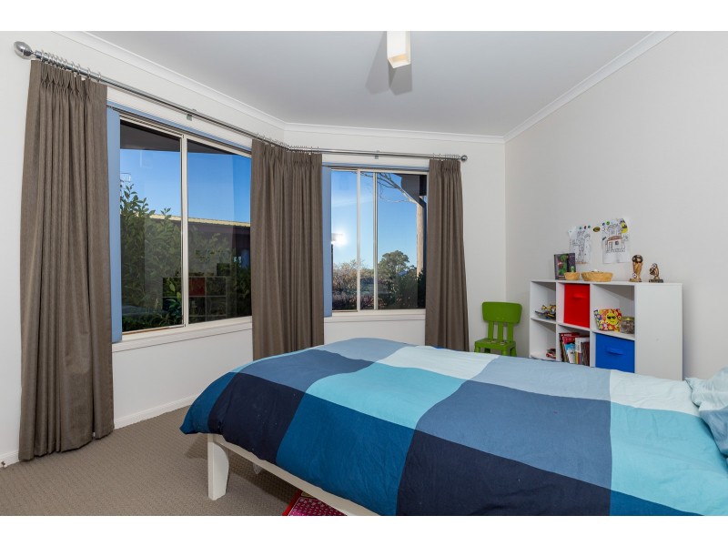 18 Hilltop Crescent, Surf Beach NSW 2536