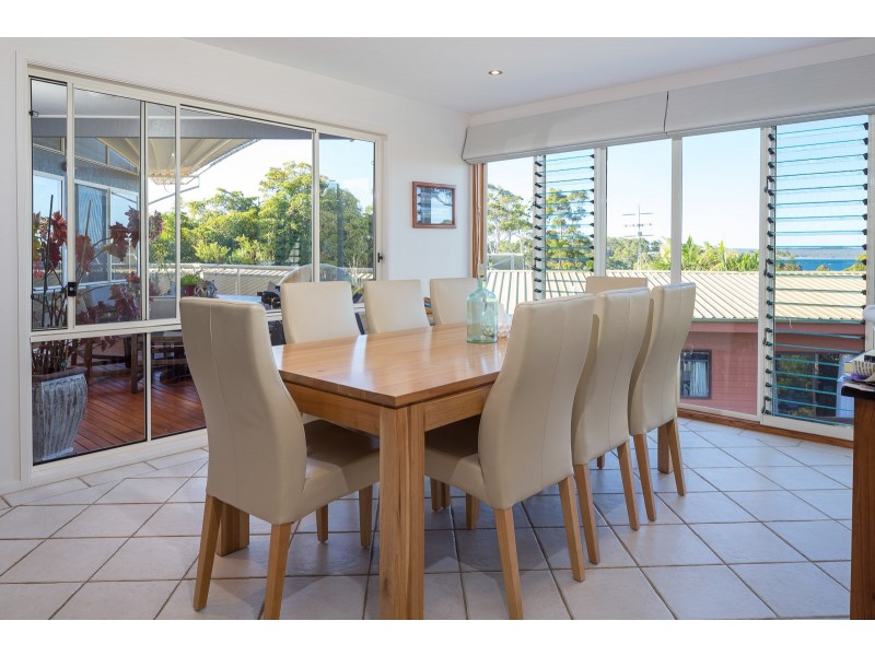 18 Hilltop Crescent, Surf Beach NSW 2536