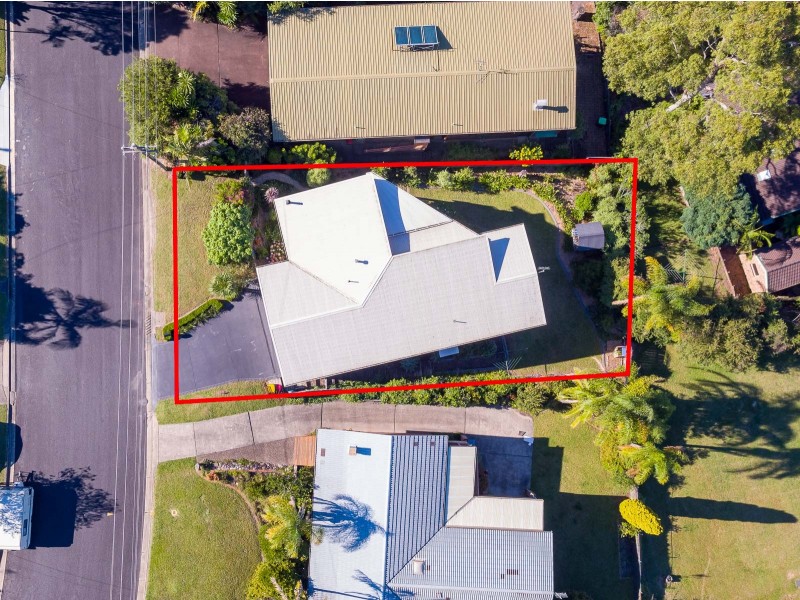 18 Hilltop Crescent, Surf Beach NSW 2536