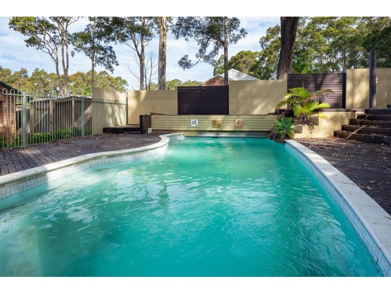 24 Thomas Mitchell Crescent, Sunshine Bay NSW 2536