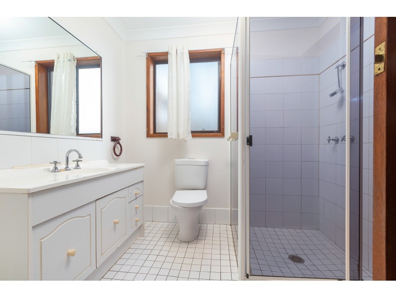 24 Thomas Mitchell Crescent, Sunshine Bay NSW 2536