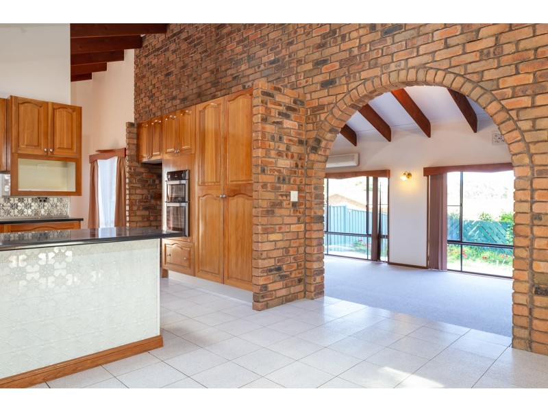 24 Thomas Mitchell Crescent, Sunshine Bay NSW 2536