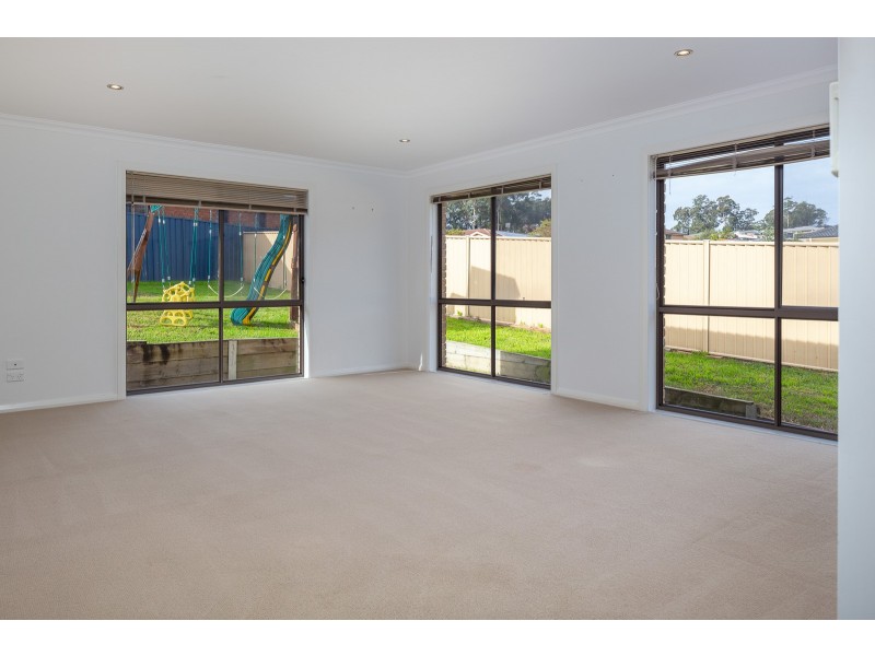 19 Canning Crescent, Sunshine Bay NSW 2536