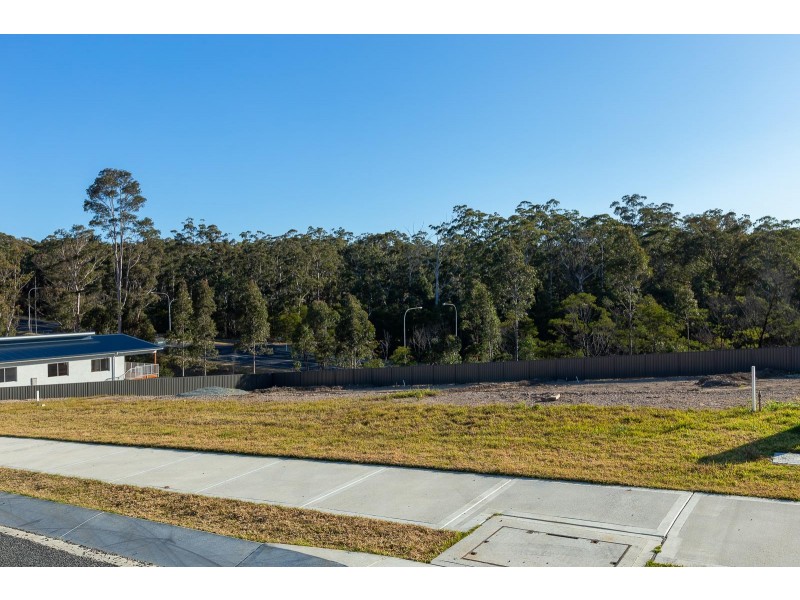 32 Freycinet Drive, Sunshine Bay NSW 2536