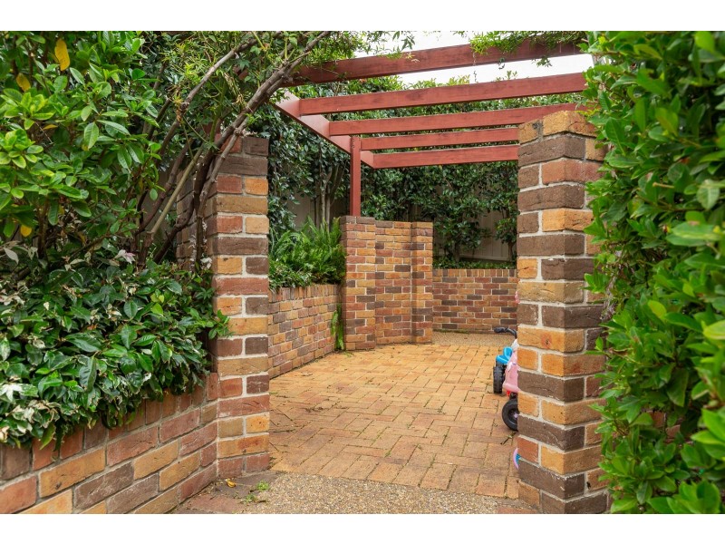 8 France Place, Long Beach NSW 2536