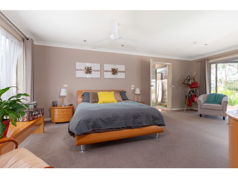 3 THE LANDING, Mossy Point NSW 2537