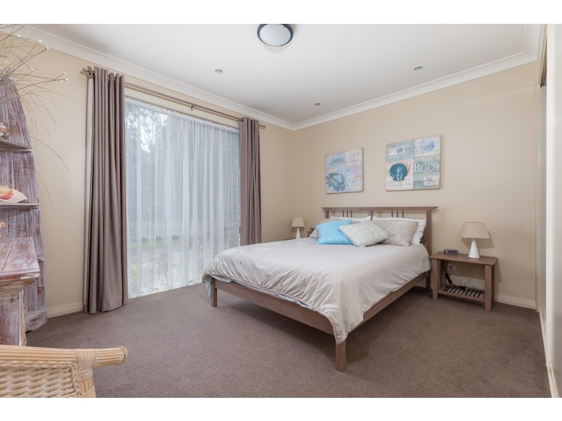 3 THE LANDING, Mossy Point NSW 2537