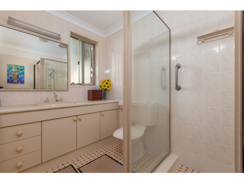 1/8 EDGEWOOD PLACE, Denhams Beach NSW 2536