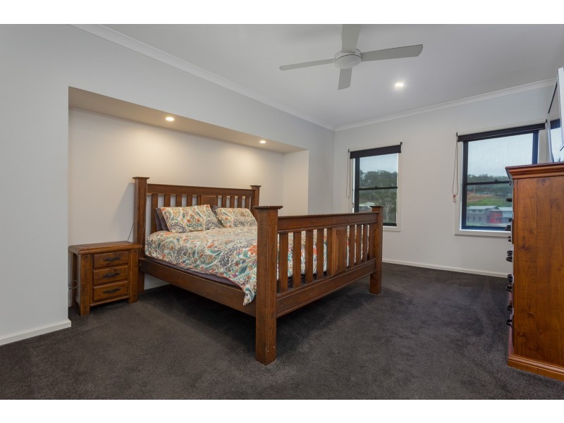 7 Bayridge Drive, North Batemans Bay NSW 2536