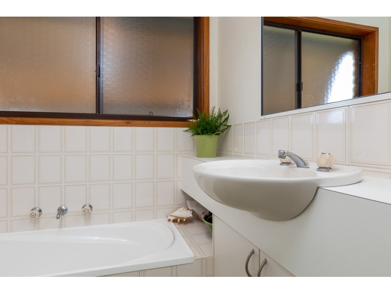 15 ENDEAVOUR AVENUE, Lilli Pilli NSW 2536