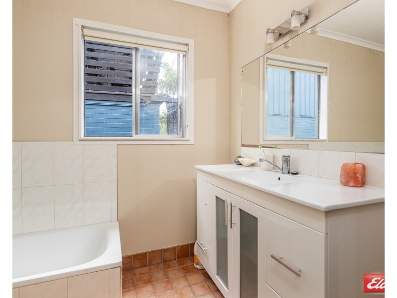 16 Matthew Parade, Batehaven NSW 2536