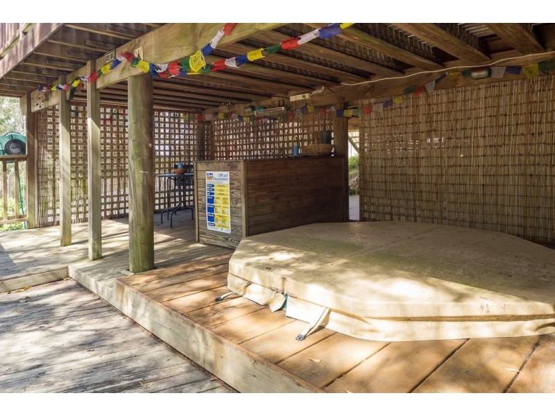 6 PENTHOUSE PLACE, North Batemans Bay NSW 2536