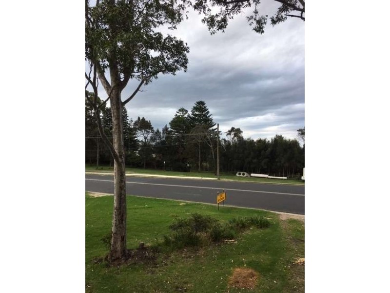 670 Beach Road, Surf Beach NSW 2536