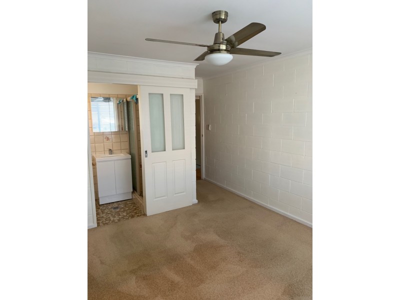 4 Yarralumla crescent, Tomakin NSW 2537