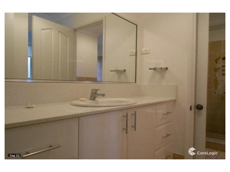 3/2 Sheila Street, Batehaven NSW 2536