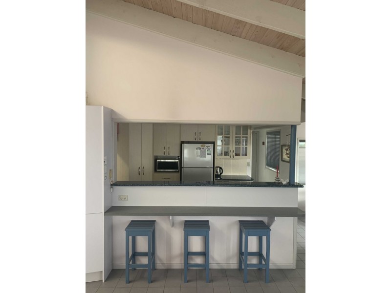 7 CALGA CRESCENT, Catalina NSW 2536