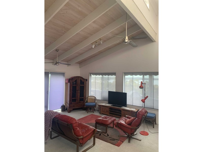 7 CALGA CRESCENT, Catalina NSW 2536