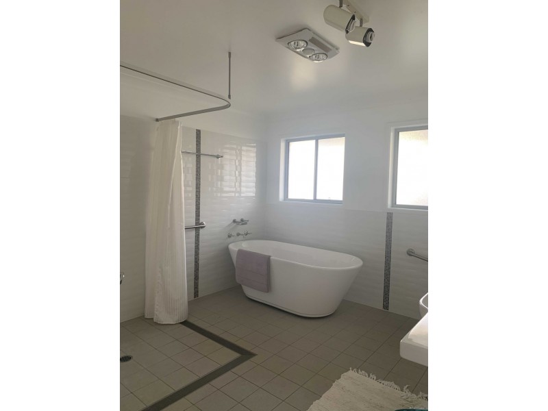 7 CALGA CRESCENT, Catalina NSW 2536