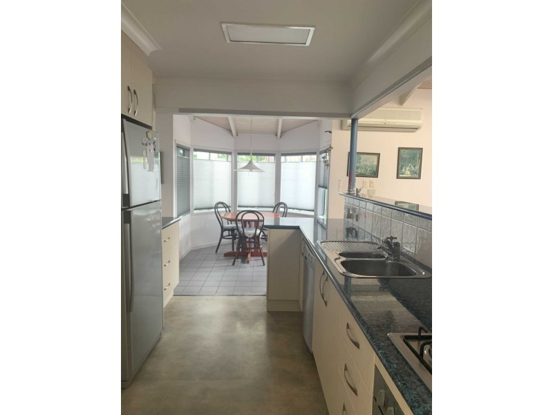 7 CALGA CRESCENT, Catalina NSW 2536