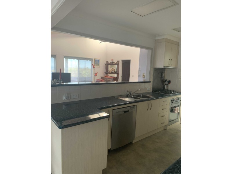 7 CALGA CRESCENT, Catalina NSW 2536