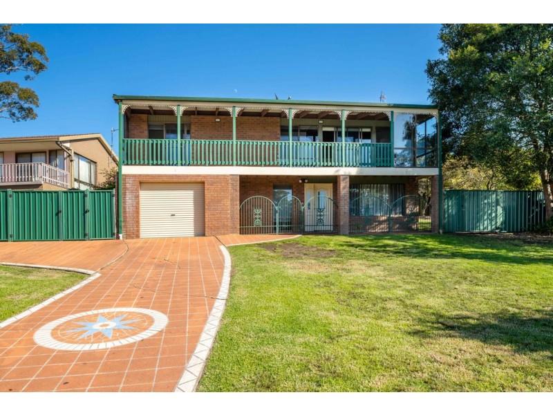 15 PARKER AVENUE, Surf Beach NSW 2536