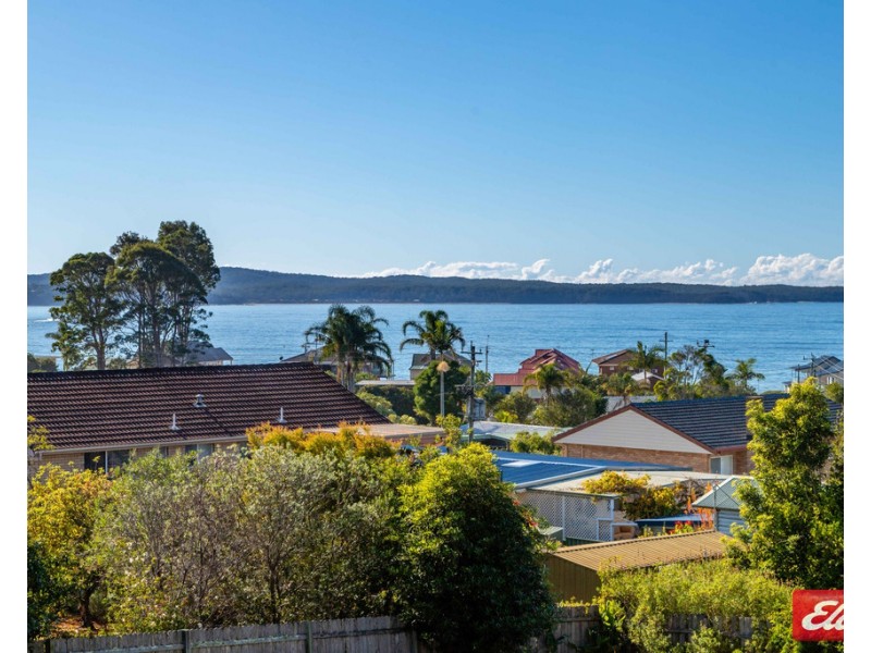 5 David Avenue, Batehaven NSW 2536