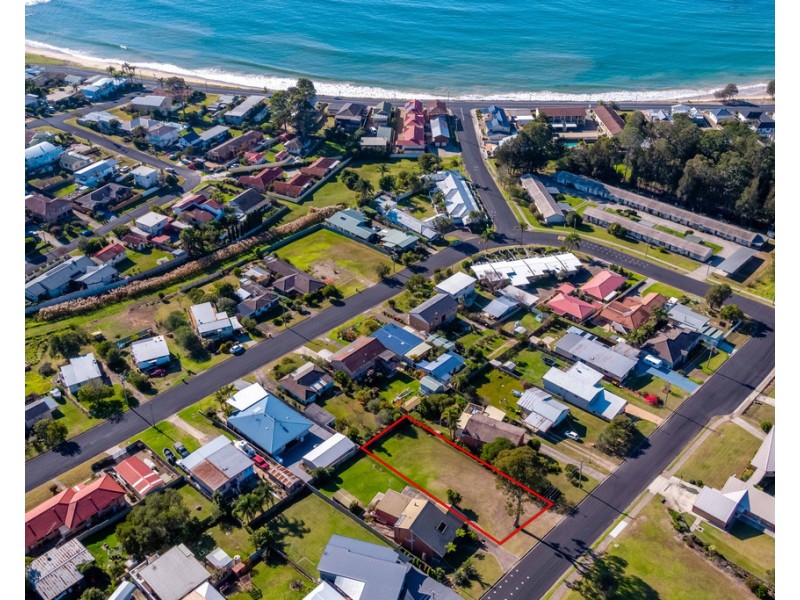 5 David Avenue, Batehaven NSW 2536