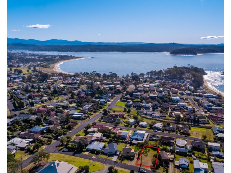 5 David Avenue, Batehaven NSW 2536