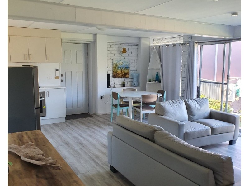 31 TALLAWANG AVENUE, Malua Bay NSW 2536