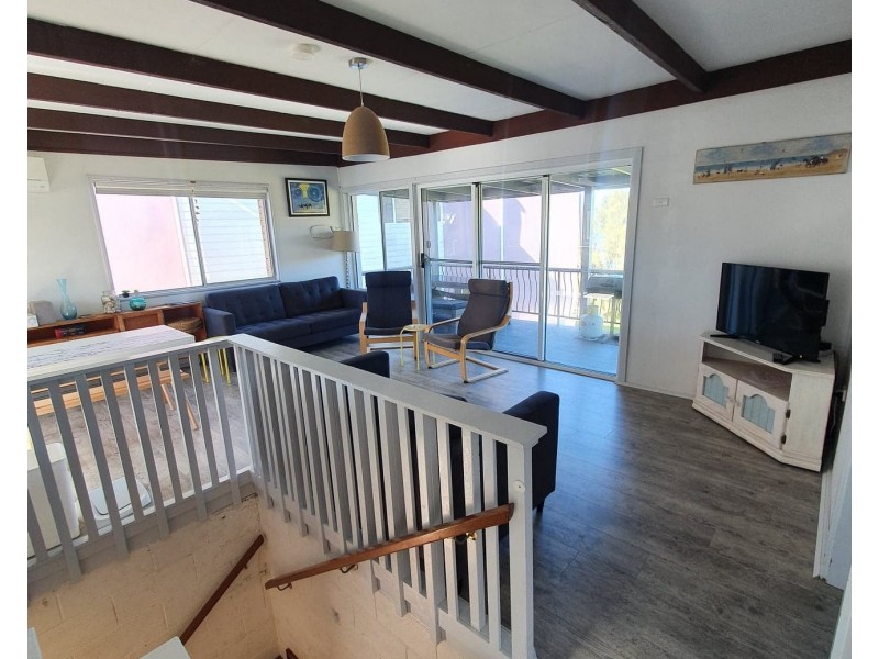 31 TALLAWANG AVENUE, Malua Bay NSW 2536