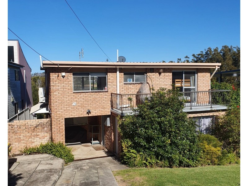 31 TALLAWANG AVENUE, Malua Bay NSW 2536