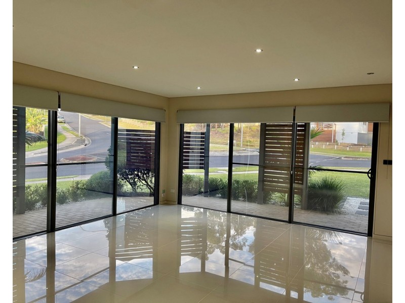 2 FREYCINET DRIVE, Sunshine Bay NSW 2536