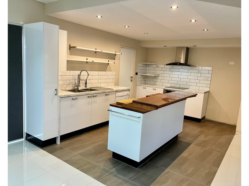 2 FREYCINET DRIVE, Sunshine Bay NSW 2536