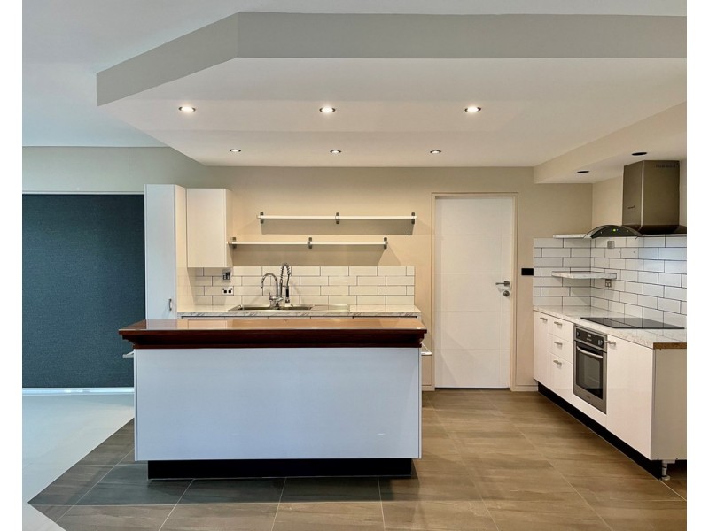 2 FREYCINET DRIVE, Sunshine Bay NSW 2536