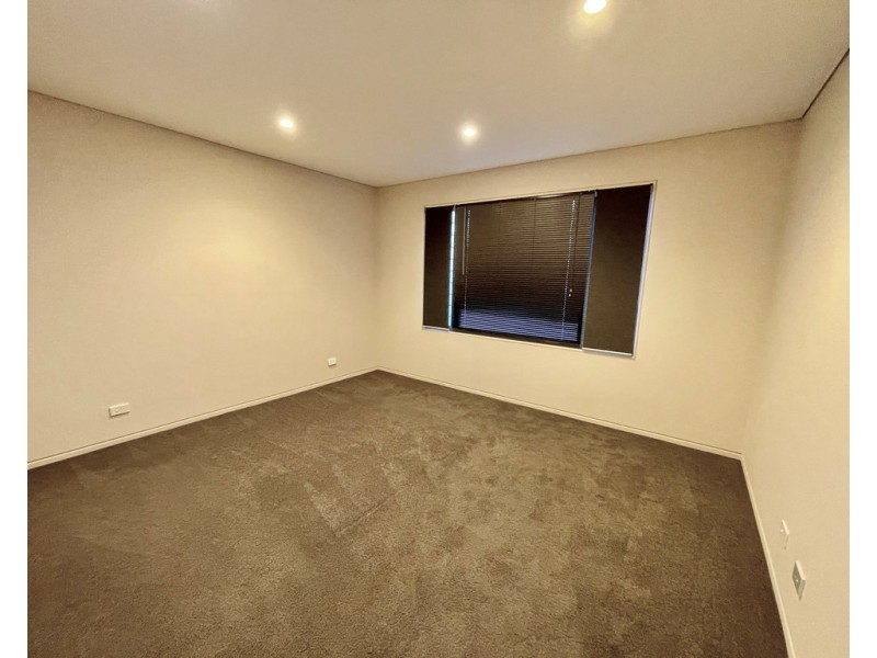 2 FREYCINET DRIVE, Sunshine Bay NSW 2536