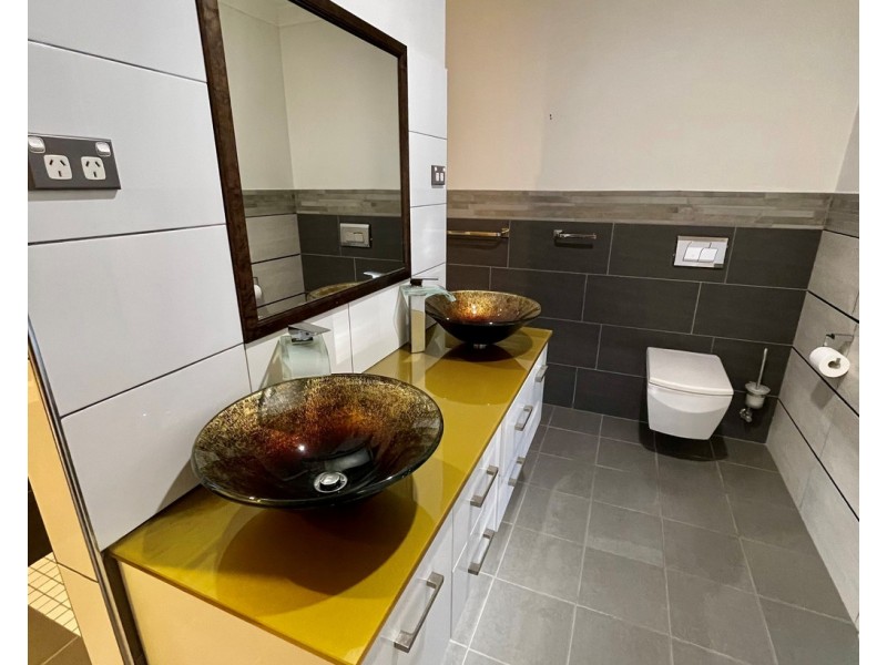 2 FREYCINET DRIVE, Sunshine Bay NSW 2536