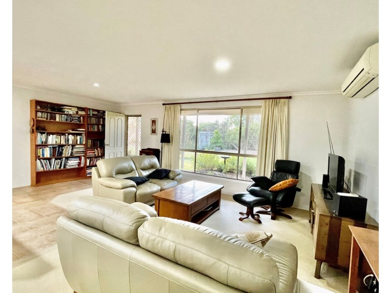 8 YARIMUP PLACE, Moruya NSW 2537