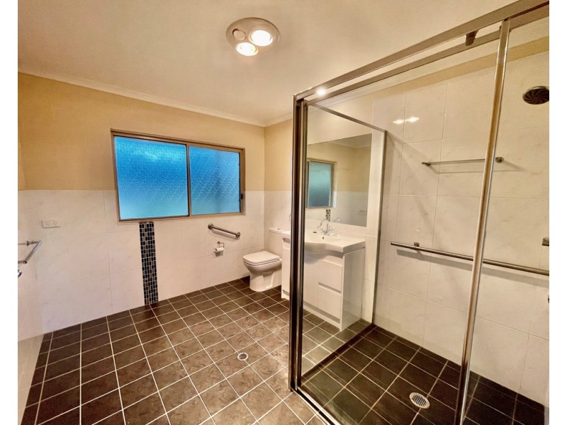 8 YARIMUP PLACE, Moruya NSW 2537