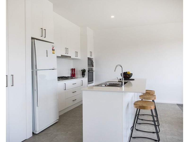 2/44 TRAIN STREET, Broulee NSW 2537