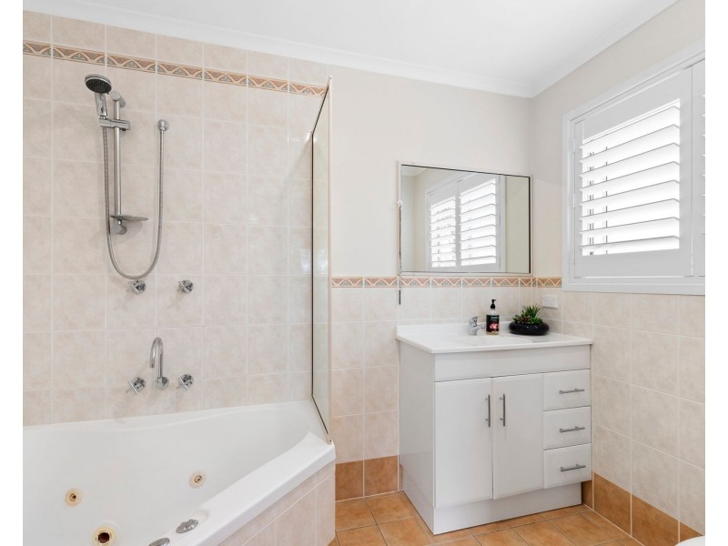 28 BEAUTY CRESCENT, Surfside NSW 2536