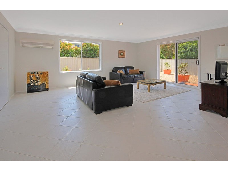 5 Myamba Parade, Surfside NSW 2536