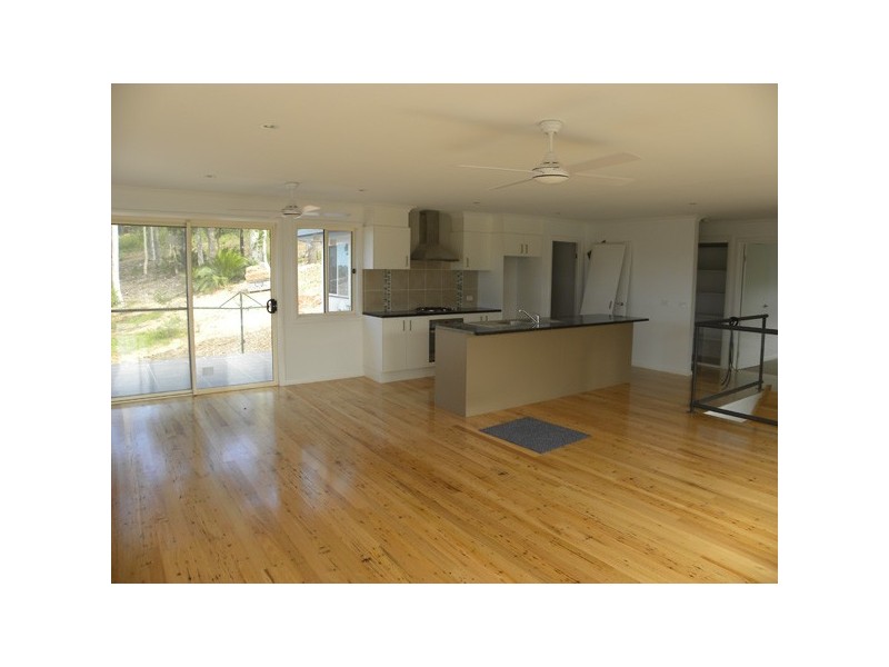 8 Litchfield Crescent, Long Beach NSW 2536
