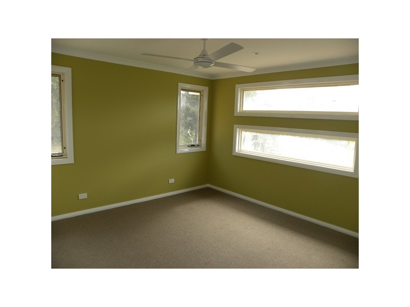 8 Litchfield Crescent, Long Beach NSW 2536