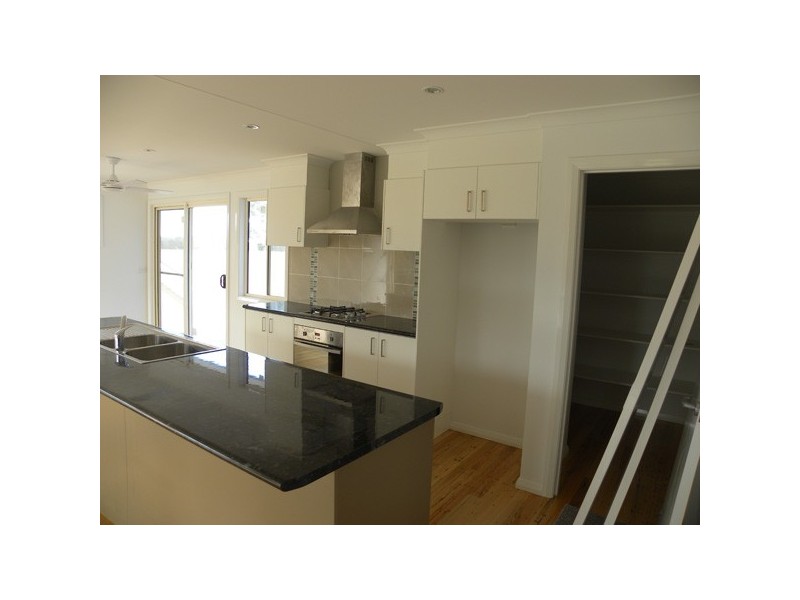 8 Litchfield Crescent, Long Beach NSW 2536