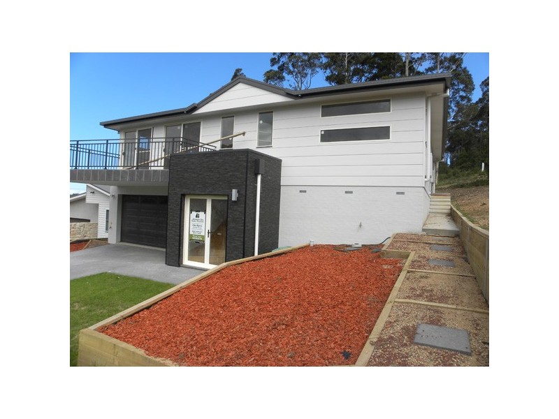 8 Litchfield Crescent, Long Beach NSW 2536