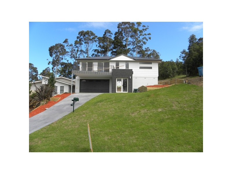 8 Litchfield Crescent, Long Beach NSW 2536