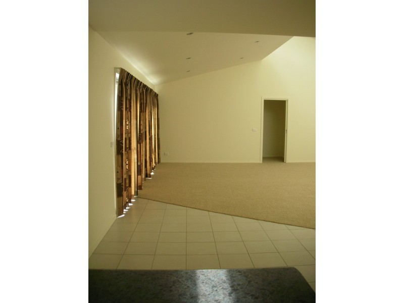 19 Cors Parade, North Batemans Bay NSW 2536