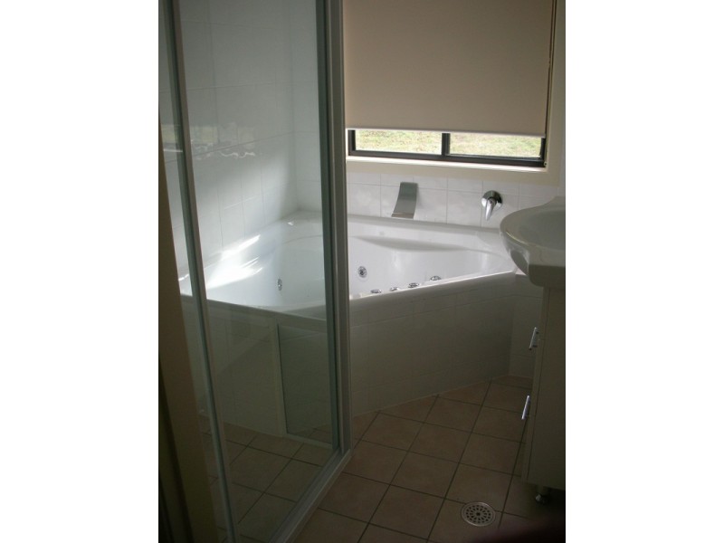 19 Cors Parade, North Batemans Bay NSW 2536