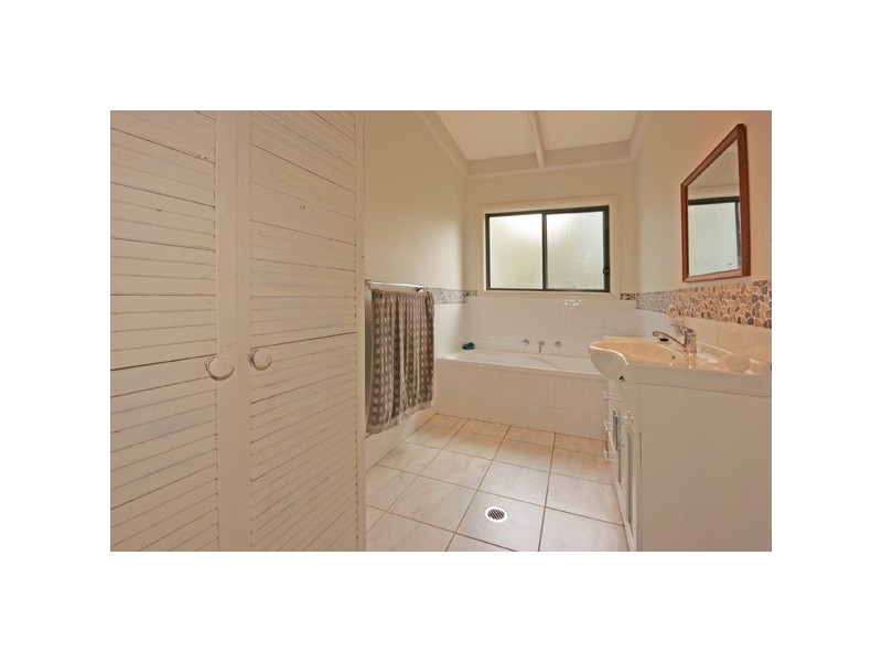 3 Cors Parade, North Batemans Bay NSW 2536