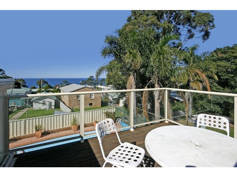 15 Wills Crescent, Sunshine Bay NSW 2536